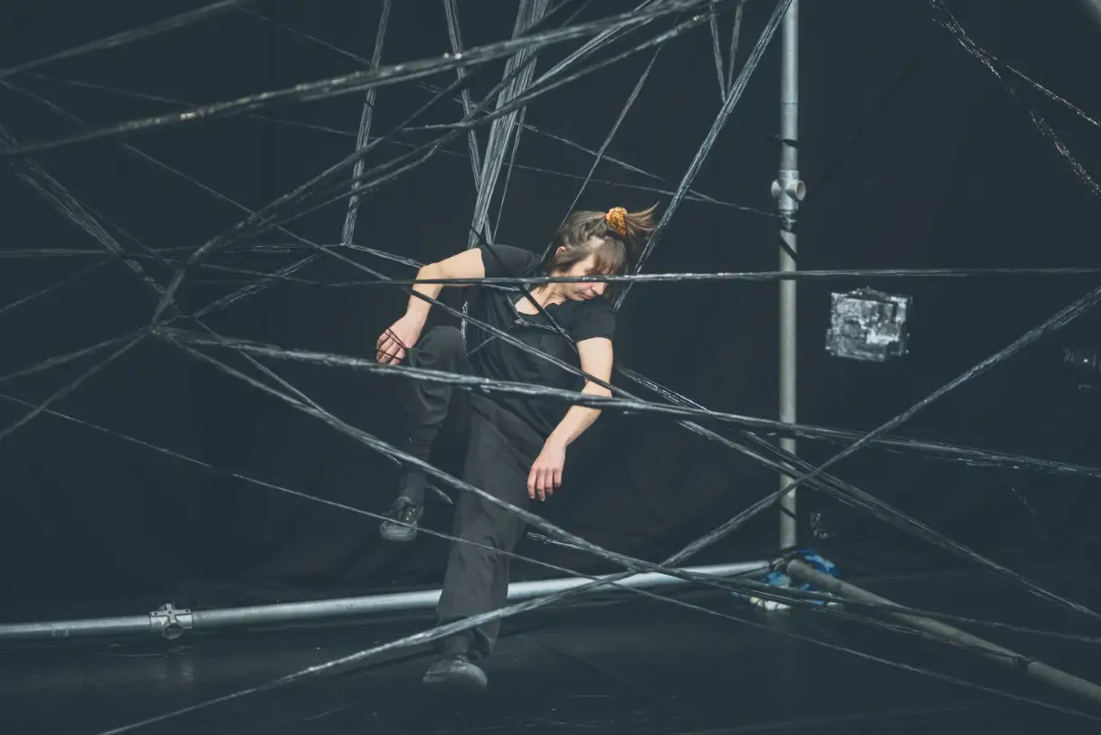 Monika Wiktoria - Tak-To - residencia artistica de circo en madrid - El Invernadero