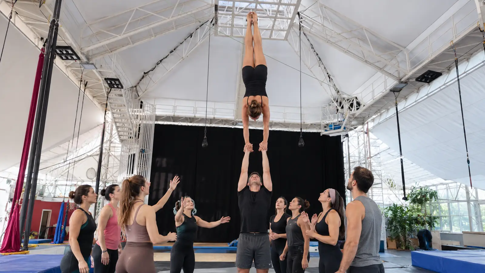 Clase de portes acrobáticos o acroduo en El Invernadero