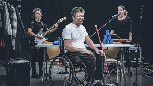 Cia. Teatro Sobre Ruedas - Revolución